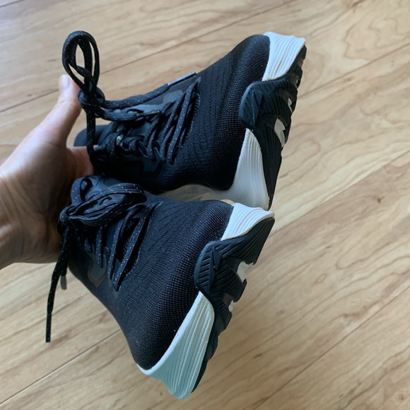 Altra W Experience Flow Black and White  Running Shoes - Picture 7 of 14